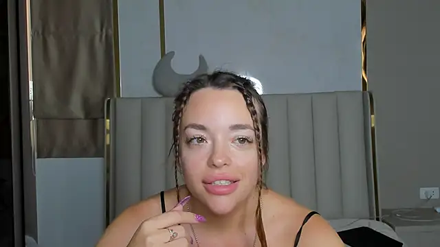 Snapshot of stellaa_quenn chatting on February 9, 2026, 12:14 am stellaa quenn online show from February 9, 2026, 12:14 am