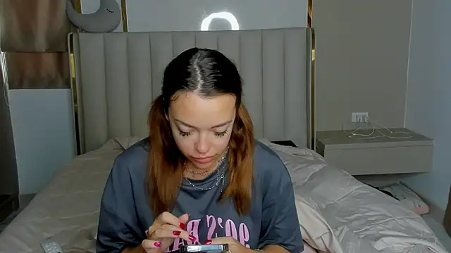 stellaa quenn online show from April 13, 2026, 12:16 am