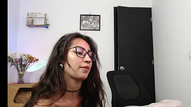 elizabethruss1 online show from March 7, 2026, 1:24 am