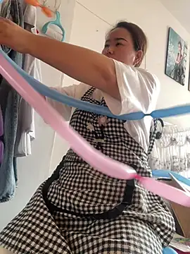 Youyou 12 online show from April 2, 2026, 2:31 am