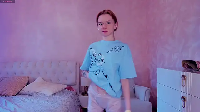 TarynPalek online show from April 8, 2026, 7:41 am