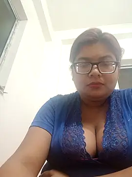 Snapshot of Elie_Hallway chatting on February 28, 2026, 6:53 pm Elie Hallway online show from February 28, 2026, 6:53 pm