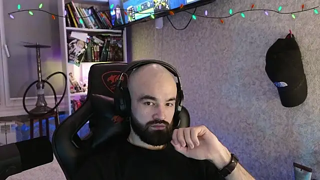 Snapshot of _Mostly_ chatting on February 2, 2026, 6:06 pm Mostly online show from February 2, 2026, 6:06 pm