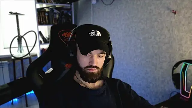 Snapshot of _Mostly_ chatting on March 1, 2026, 1:13 pm Mostly online show from March 1, 2026, 1:13 pm