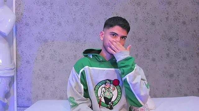 Snapshot of Apolo_Gray chatting on February 8, 2026, 4:27 am Apolo Gray online show from February 8, 2026, 4:27 am