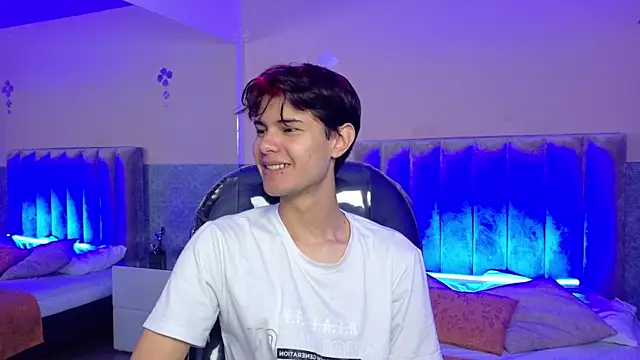 Derek Sinn online show from June 4, 2026, 8:15 pm