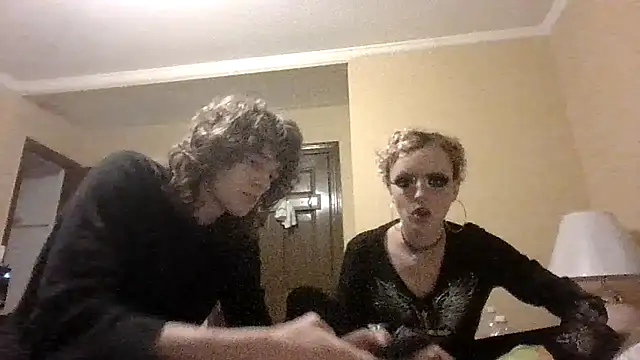 emoprincessxD online show from April 7, 2026, 1:39 am