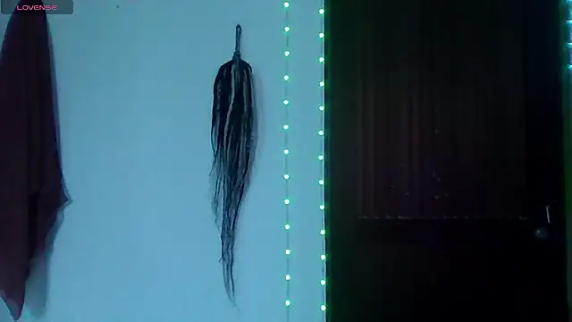 Snapshot of suky_pou chatting on February 2, 2026, 8:29 pm suky pou online show from February 2, 2026, 8:29 pm