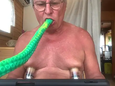 Korni1960 online show from April 10, 2026, 7:13 am