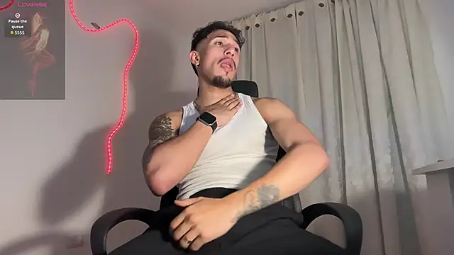 rafael stone11 online show from April 7, 2026, 12:22 am