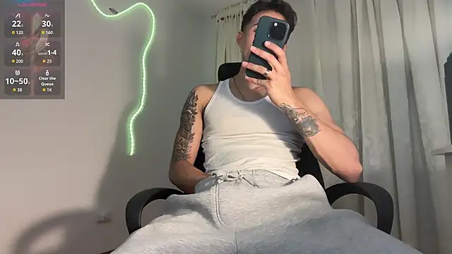 rafael stone11 online show from April 14, 2026, 12:16 am