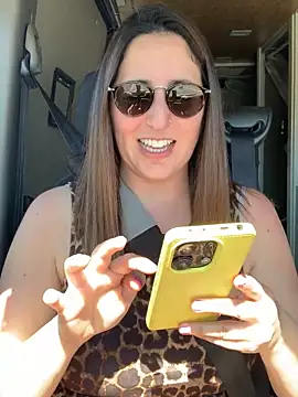 Maya Brooke online show from April 16, 2026, 2:07 pm