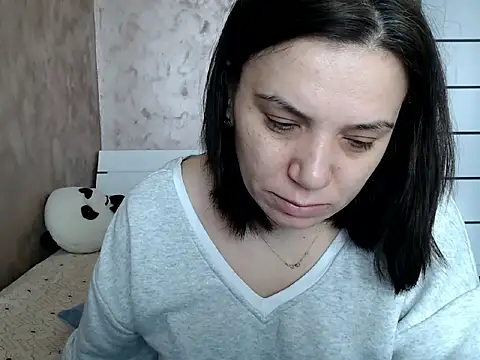 LorraGrey online show from March 16, 2026, 6:39 am