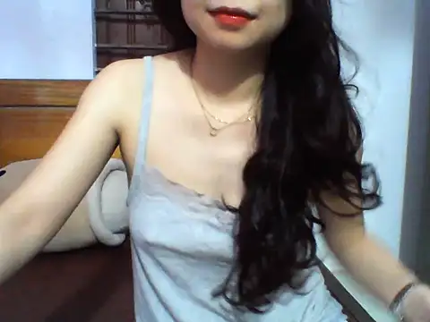 NinaKey online show from April 17, 2026, 1:41 am