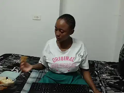 Snapshot of Amari_26 chatting on February 12, 2026, 5:41 pm Amari 26 online show from February 12, 2026, 5:41 pm