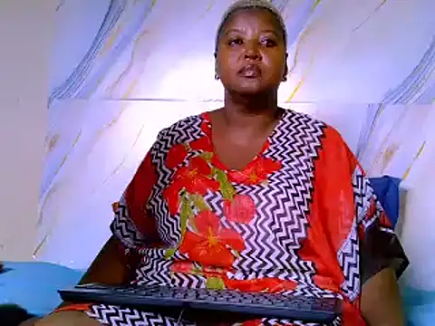 Snapshot of treasure_hunny chatting on March 1, 2026, 7:43 am treasure hunny online show from March 1, 2026, 7:43 am