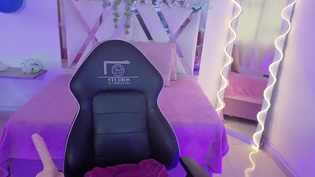 NEFTIS TAY online show from April 7, 2026, 7:14 pm