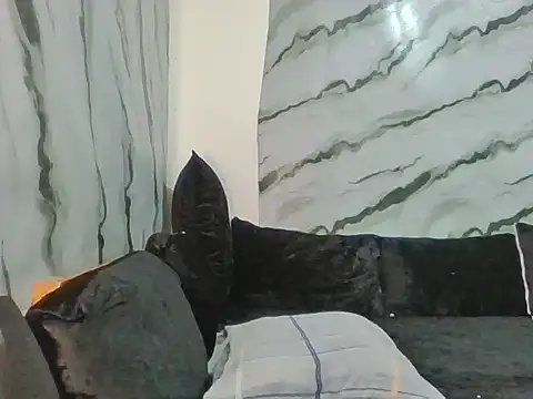 Rhieanne online show from April 13, 2026, 1:49 pm