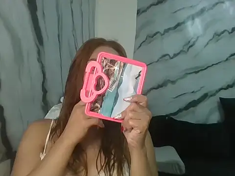 Rhieanne online show from April 16, 2026, 1:45 pm