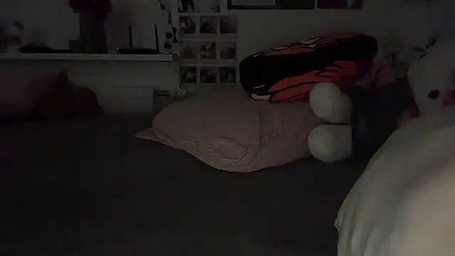 meganflowerz online show from February 8, 2026, 1:53 am