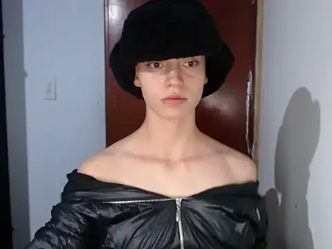 Brenda Tina699 online show from February 11, 2026, 10:59 pm