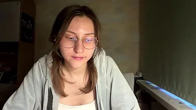 Miaaa Moon online show from May 14, 2026, 4:25 pm