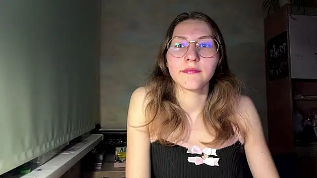 Miaaa Moon online show from June 8, 2026, 6:19 pm