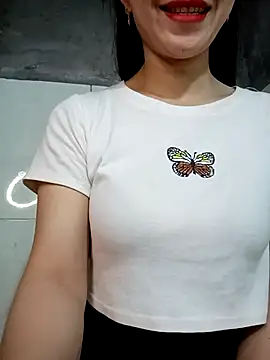 Snapshot of Vyvvyy69 chatting on March 3, 2026, 10:37 pm Vyvvyy69 online show from March 3, 2026, 10:37 pm