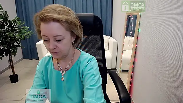 MONA W online show from April 18, 2026, 10:52 am