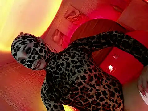 Snapshot of Mysterious_Mistress chatting on February 13, 2026, 3:41 pm Mysterious Mistress online show from February 13, 2026, 3:41 pm