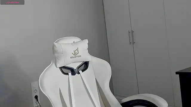 Leah Castro online show from February 6, 2026, 2:49 am