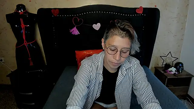 Snapshot of Kali_Panther chatting on February 16, 2026, 12:45 pm Kali Panther online show from February 16, 2026, 12:45 pm