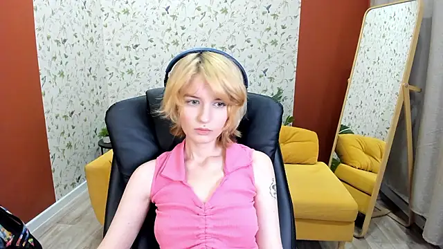 Snapshot of Akimo_ chatting on February 26, 2026, 1:21 pm Akimo online show from February 26, 2026, 1:21 pm