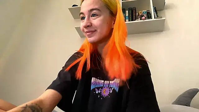 Snapshot of EmilyHein chatting on February 20, 2026, 6:10 am EmilyHein online show from February 20, 2026, 6:10 am