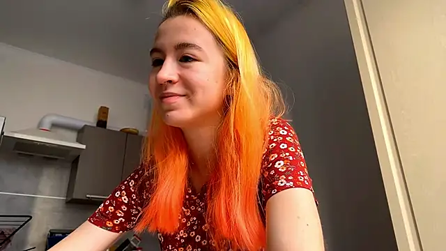 Snapshot of EmilyHein chatting on February 24, 2026, 6:55 am EmilyHein online show from February 24, 2026, 6:55 am