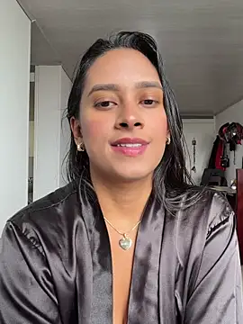 LunaHeat online show from June 5, 2026, 3:07 pm