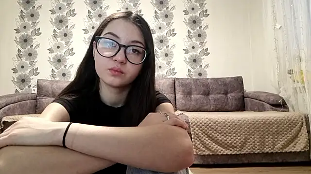 ZyntraLoom online show from February 8, 2026, 1:25 pm