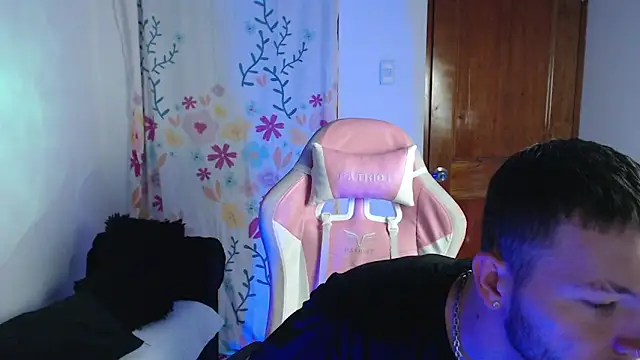 Snapshot of Ariana_Esteban07 chatting on March 3, 2026, 10:32 am Ariana Esteban07 online show from March 3, 2026, 10:32 am