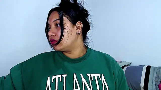 Snapshot of emily-rousee- chatting on February 27, 2026, 2:44 am emily-rousee- online show from February 27, 2026, 2:44 am