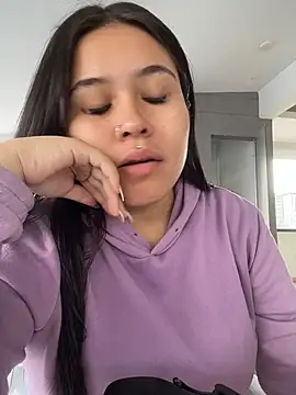 Snapshot of LunnaMoretti chatting on May 3, 2026, 12:22 pm LunnaMoretti online show from May 3, 2026, 12:22 pm