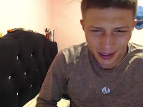 Snapshot of Cronos_Hot_8 chatting on February 9, 2026, 7:45 am Cronos Hot 8 online show from February 9, 2026, 7:45 am