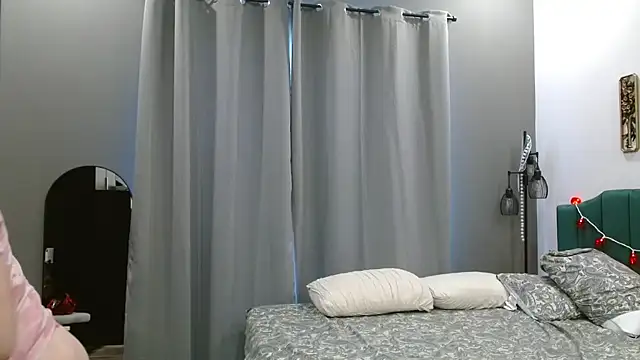 Snapshot of HazelSkyesChat chatting on February 13, 2026, 8:27 pm HazelSkyesChat online show from February 13, 2026, 8:27 pm