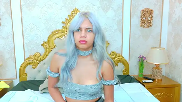 Snapshot of AlanaHouston chatting on February 11, 2026, 12:32 pm AlanaHouston online show from February 11, 2026, 12:32 pm