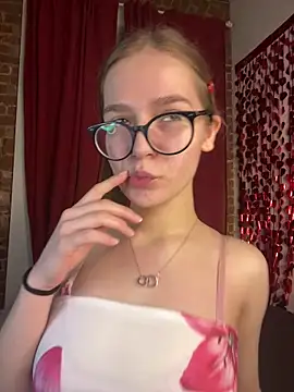 Snapshot of MyKittySayMeow chatting on February 12, 2026, 9:43 pm MyKittySayMeow online show from February 12, 2026, 9:43 pm