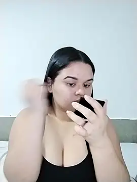 SamanthaStonee online show from May 13, 2026, 11:44 pm