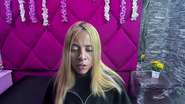 Snapshot of Dakota_Angell_ chatting on February 14, 2026, 3:14 am Dakota Angell online show from February 14, 2026, 3:14 am