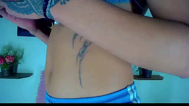 Snapshot of Darianna_Atehortua chatting on February 17, 2026, 9:21 pm Darianna Atehortua online show from February 17, 2026, 9:21 pm