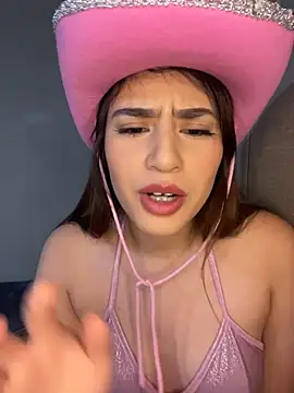 romyamo online show from February 7, 2026, 3:32 am