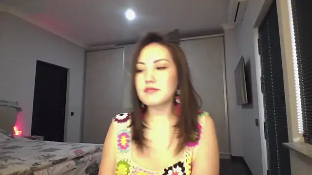 Snapshot of EllieSoft chatting on April 7, 2026, 7:09 am EllieSoft online show from April 7, 2026, 7:09 am