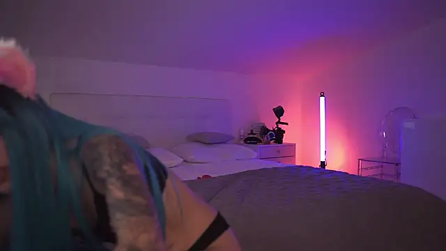 Sarah Pink online show from March 21, 2025, 5:23 pm